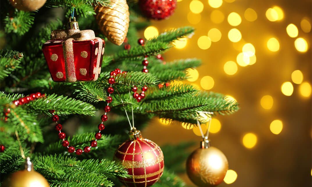 Prefer Some Stunning Christmas Decorative Items on this Christmas